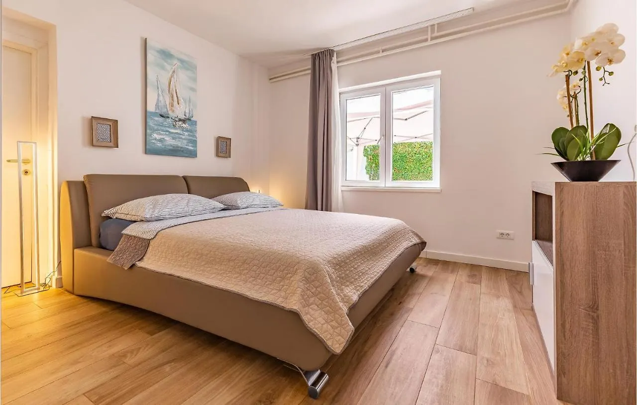 2 Bedroom Gorgeous Apartment In Medulin