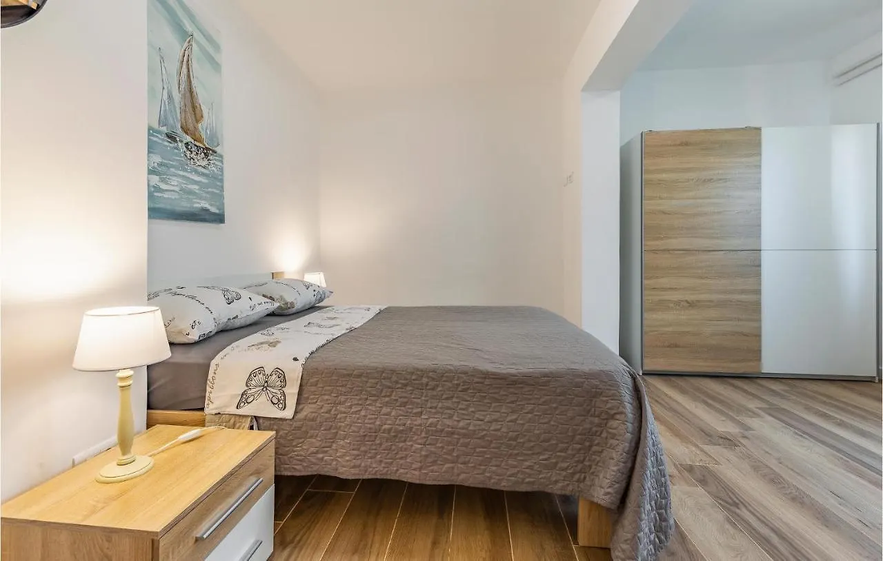 2 Bedroom Gorgeous Apartment In Medulin