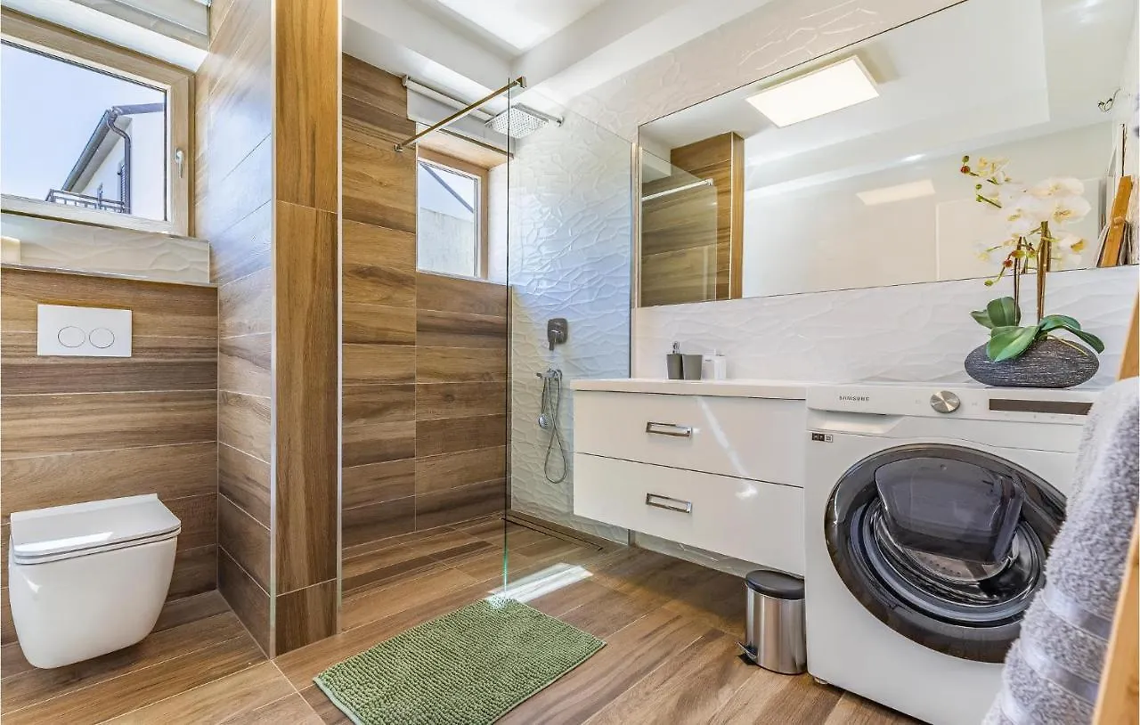 2 Bedroom Gorgeous Apartment In Medulin